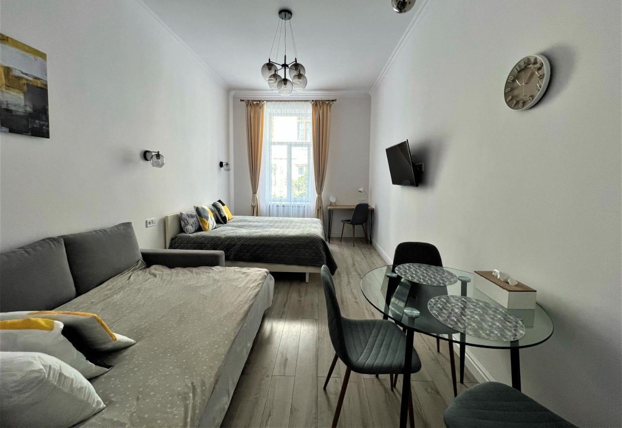 Iris Apartment On Popovich Lvov Exteriér fotografie